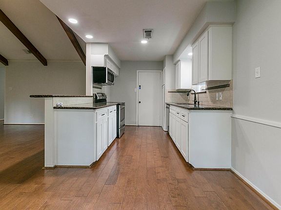 2nd image of 6019 Benning Dr