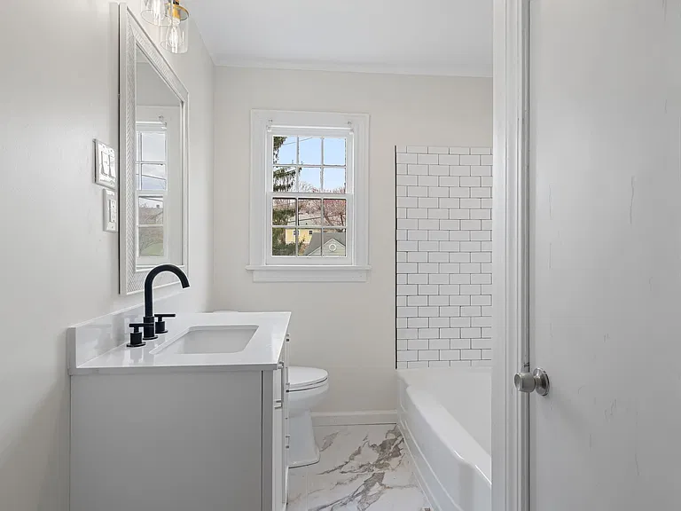 720 N Main St — Photo 7