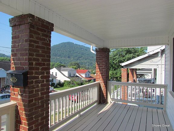 4th image of 948 Morehead Ave SE