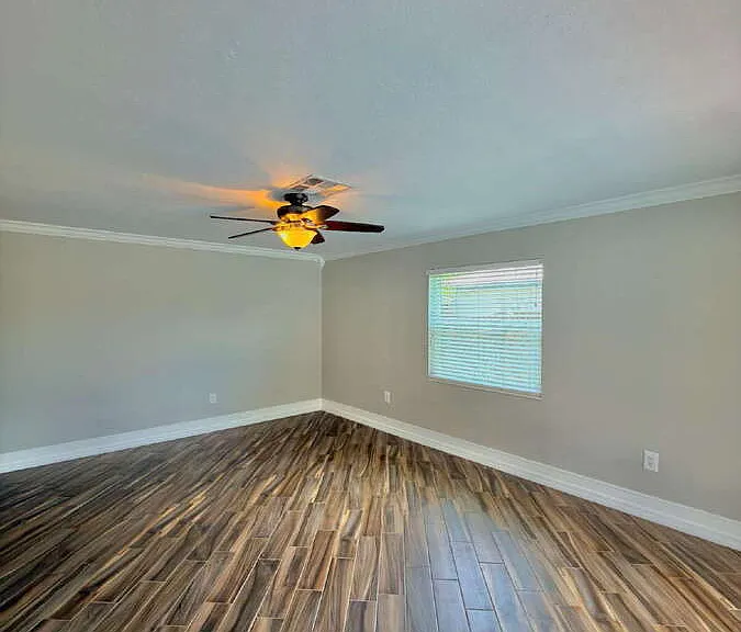 2426 Woodland Blvd — Photo 9