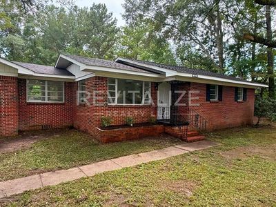 1863 Lewis Ave, Mobile, AL, 36605