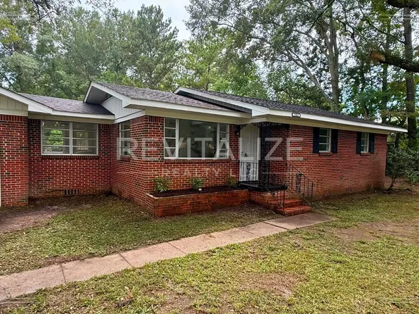 1863 Lewis Ave, Mobile, AL 36605