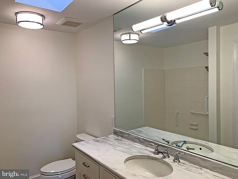 414 Old Lancaster Rd #405 — Photo 40