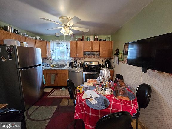 2nd image of 741 Woodland Ave