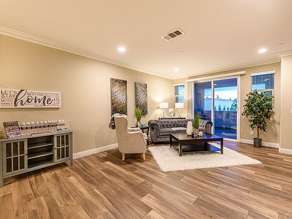 5th image of 7003 Passons Blvd