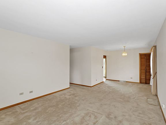 5th image of 354 Pine Ave