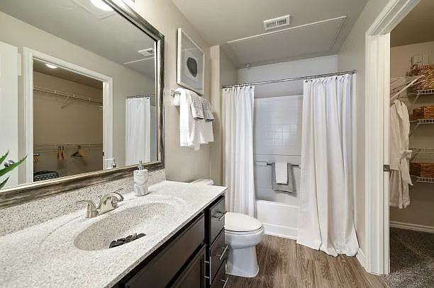 2908 Ridgeview Dr — Photo 4