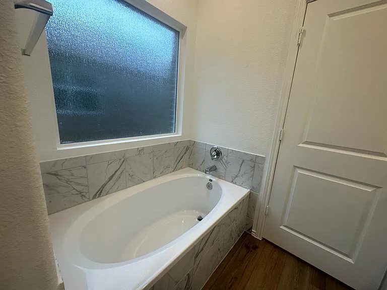 361 Sonterra Dr — Photo 20