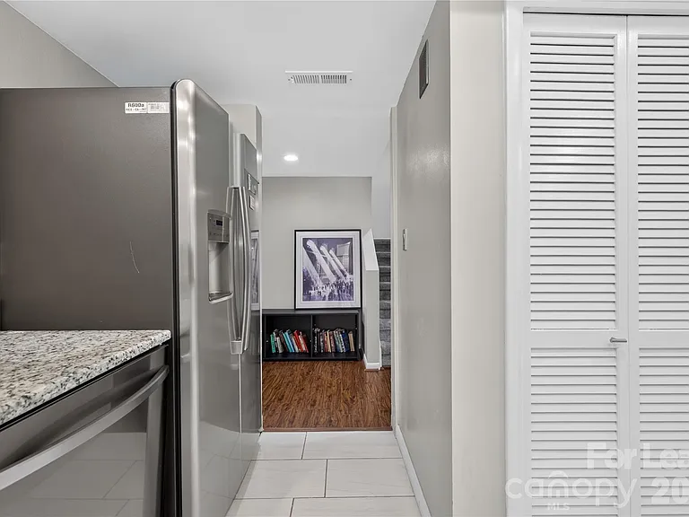 185 Riverview Ter — Photo 8