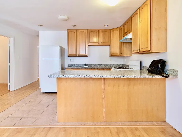 1032 York St #A — Photo 19
