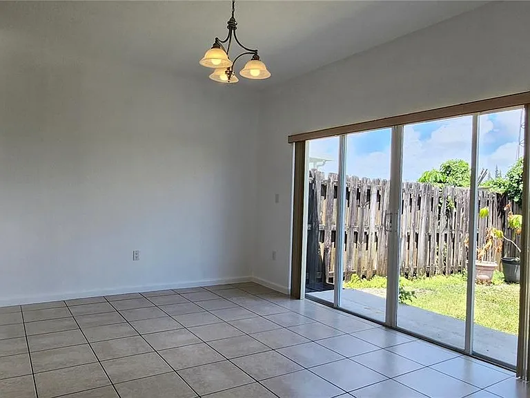 10949 SW 181st Ter #0 — Photo 10