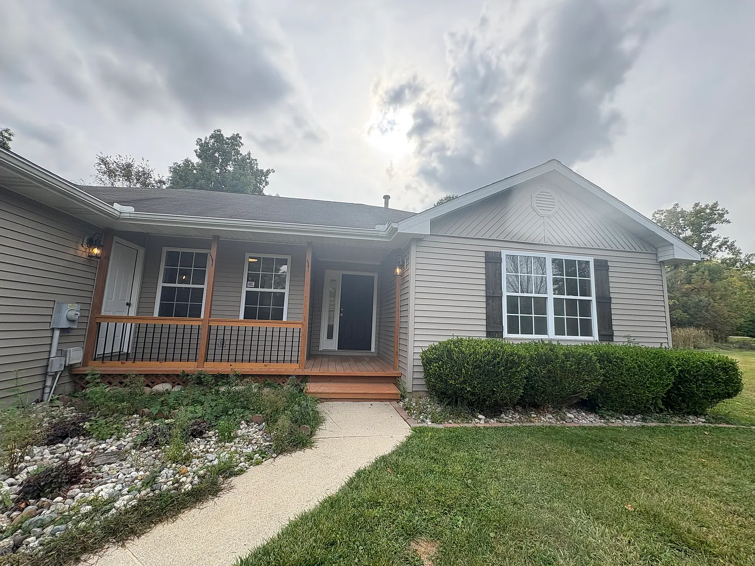 4 bed, 1800 sqft, $2,700 — Photo 1