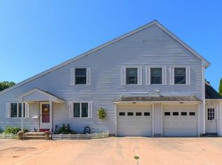 26 Farragut St, Lowell, MA 01854