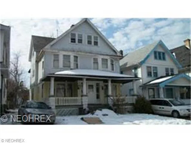 1748 Taylor Rd photo 1