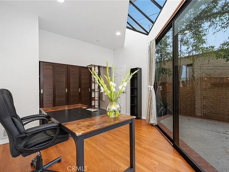 341 S Meadows Ave — Photo 23