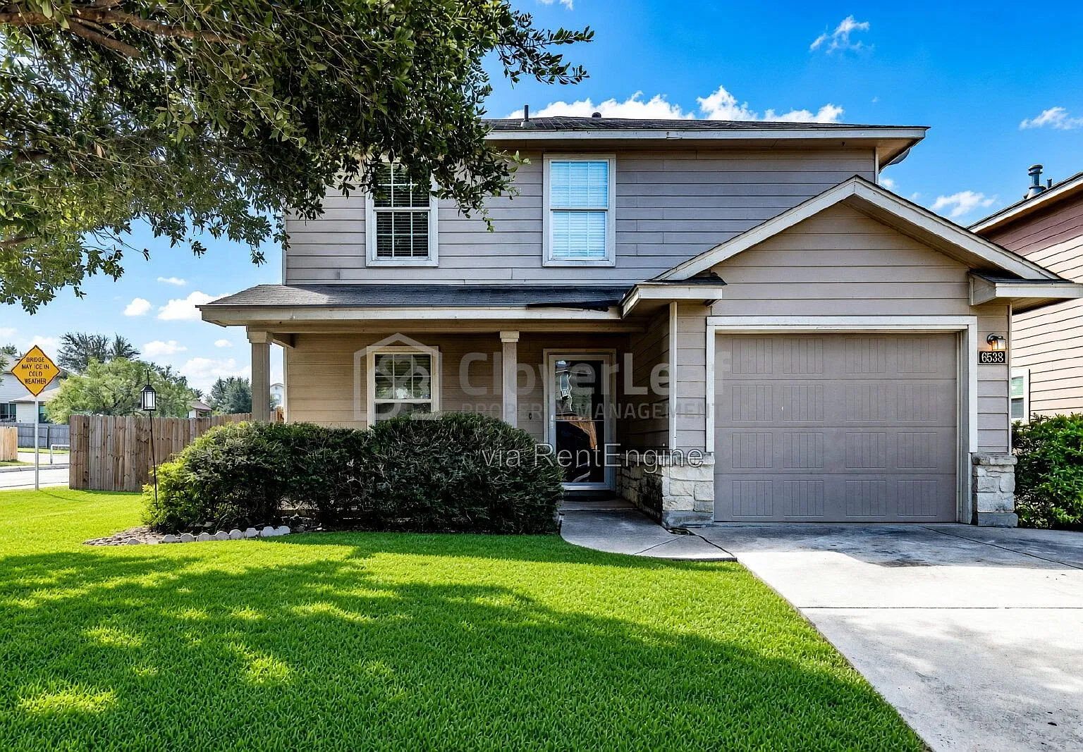 3 bed, 2.5 bath, 1724 sqft, $1,647 — Photo 2