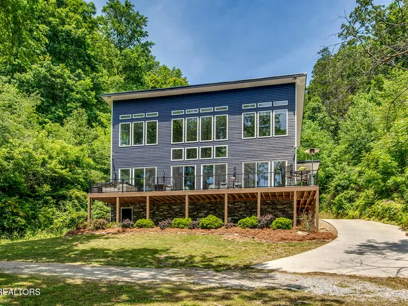 880 Skyline Dr, Harriman, TN 37748