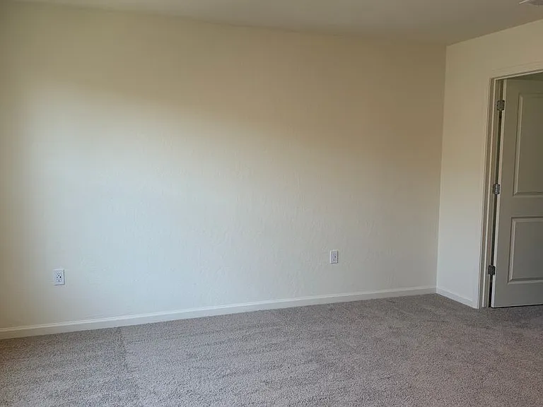 1919 Oak Falls Ct — Photo 10