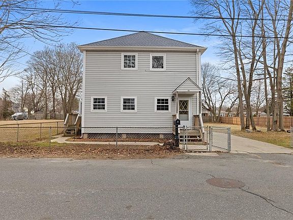 2nd image of 52 Blake St