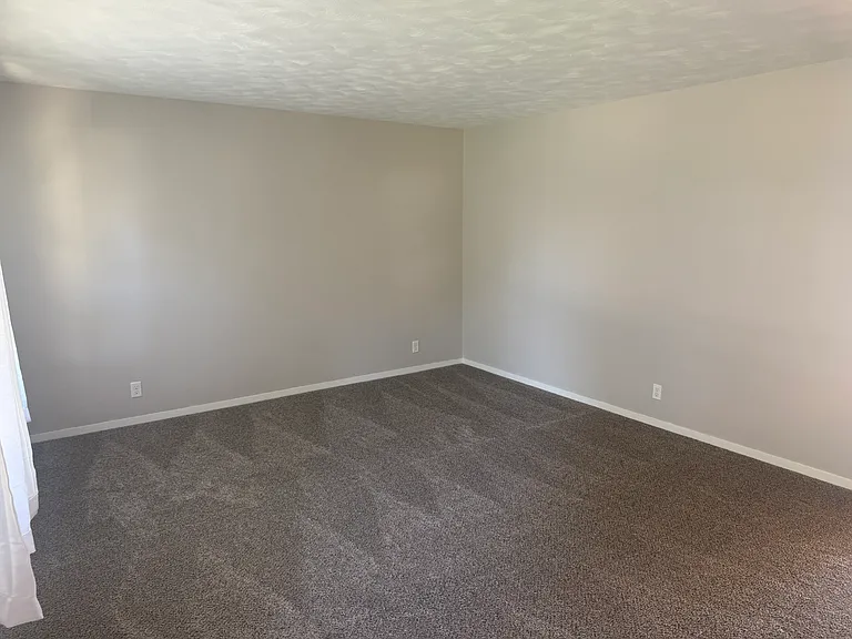 8521 Pinkney St — Photo 3