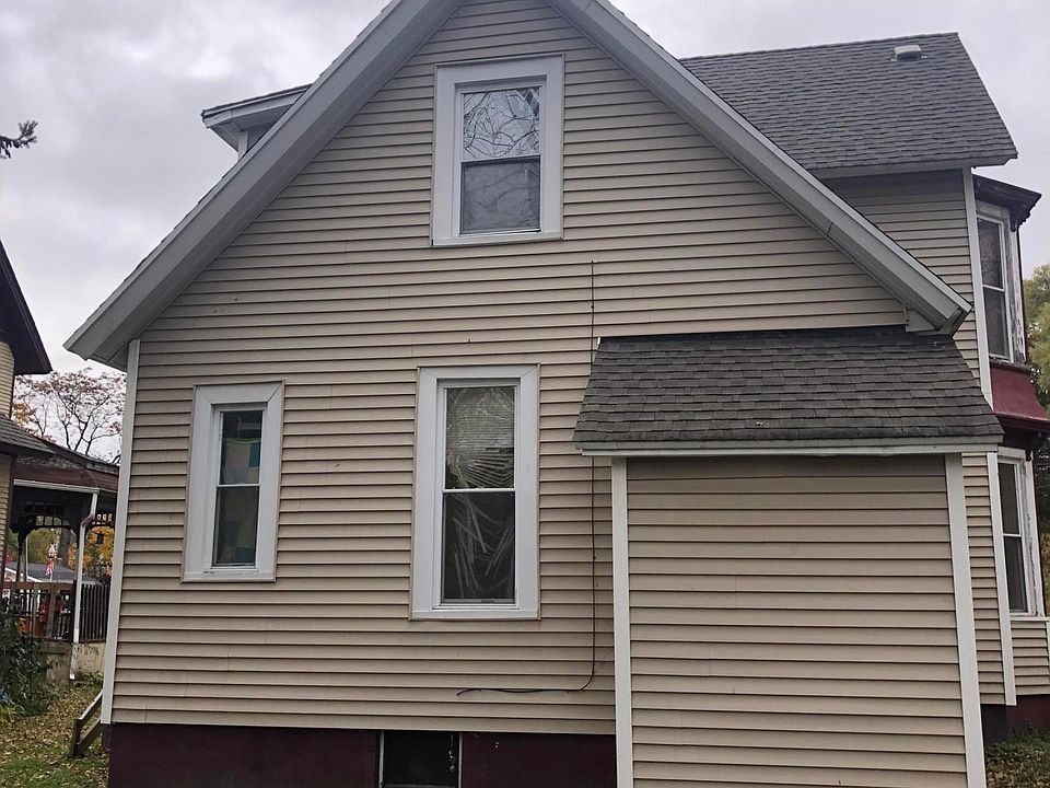 2nd image of 144 Cherry St