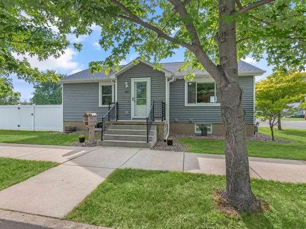 3117 14th St, Menominee, MI 49858