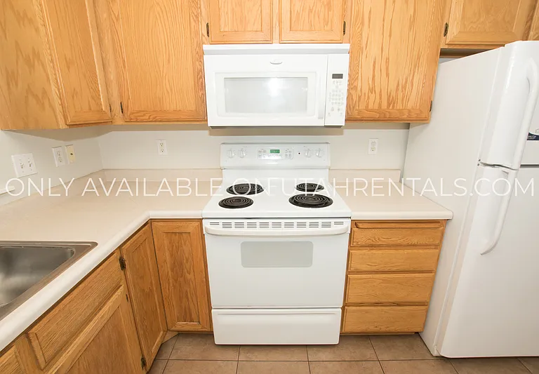 1057 S 810 E — Photo 12