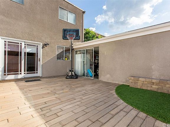 2nd image of 5471 Lindley Ave