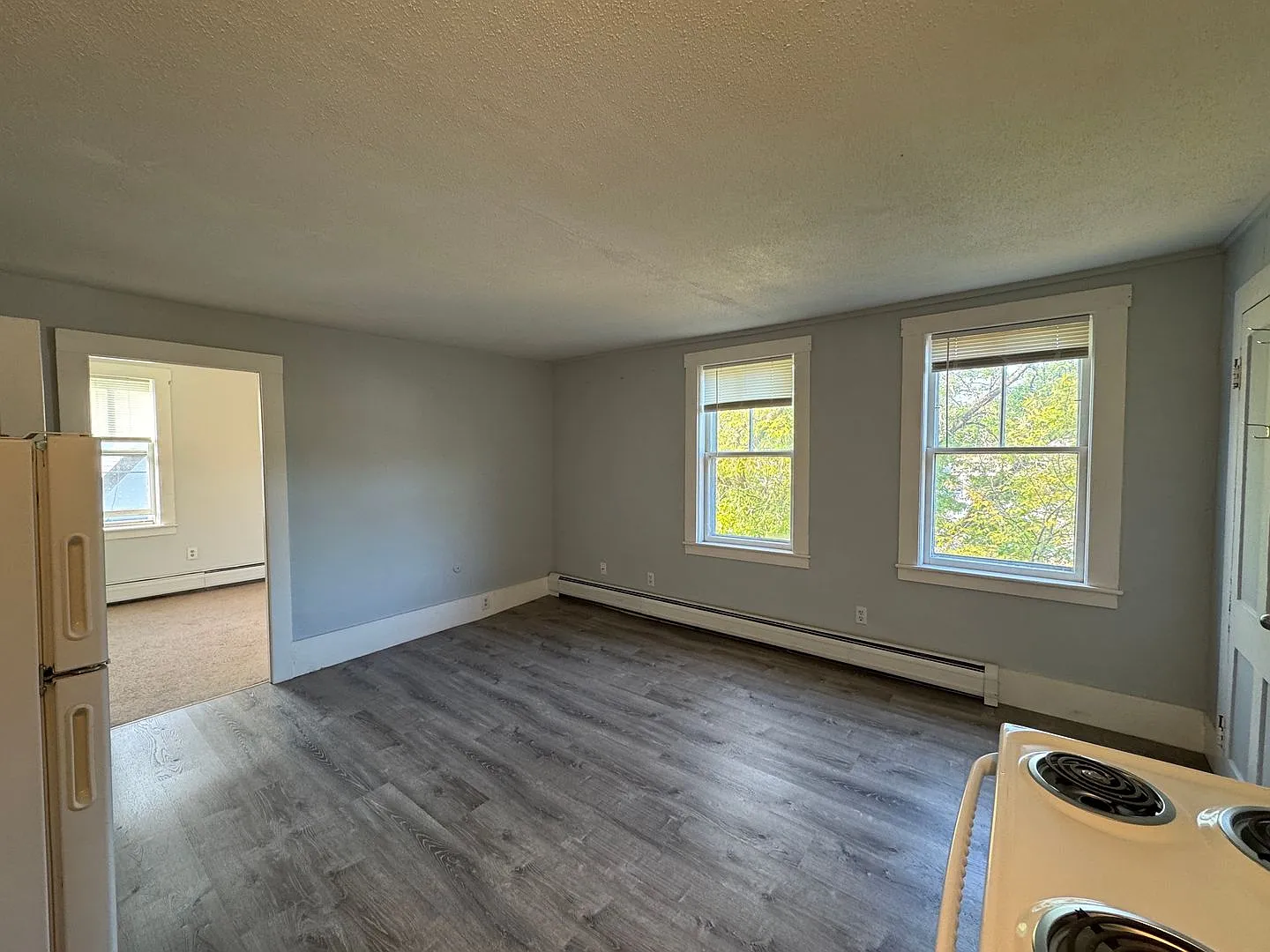 38 Railroad St — Photo 2