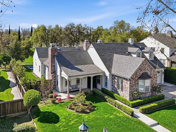 2nd image of 1720 Fairway Oaks Ct