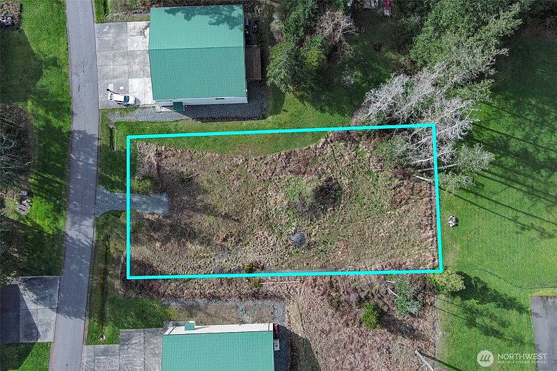 3rd image of 121 Cessna Avenue