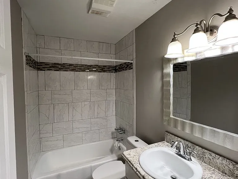 139 Hickory St — Photo 5