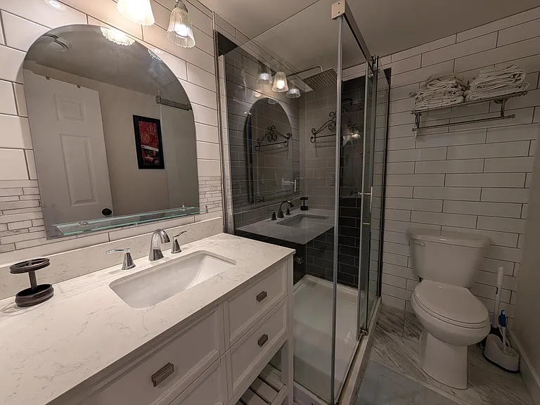 192 Adelaide St #HOUSE — Photo 12