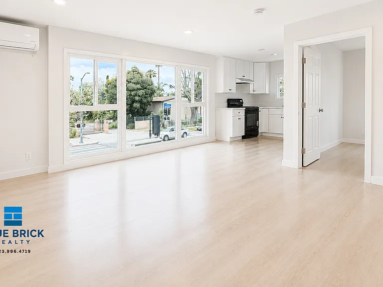 5000 W Coliseum St #8 — Photo 1