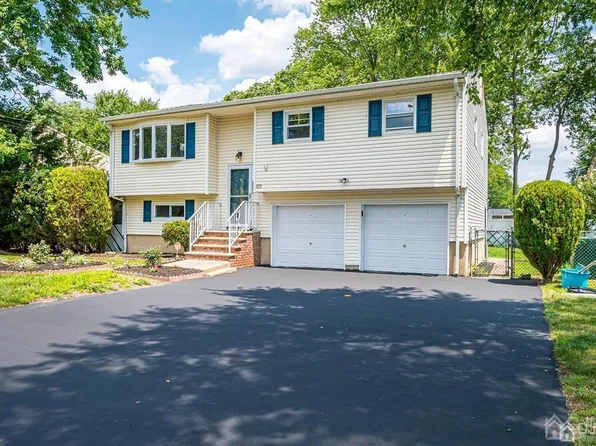 825 Mohill Pl, Piscataway, NJ 08854