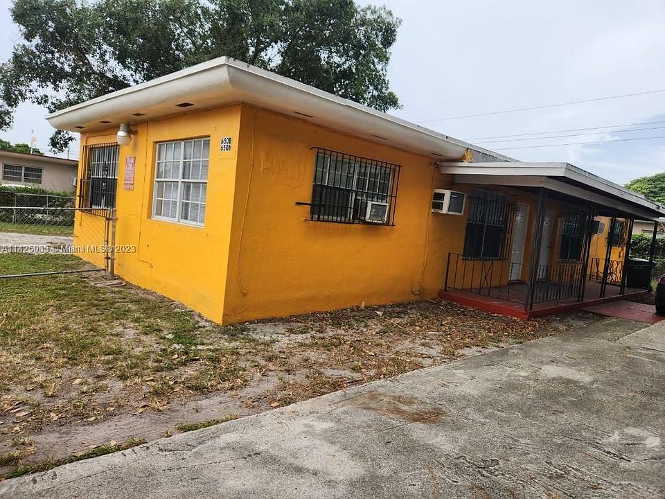 2nd image of 650 Oriental Blvd Unit A