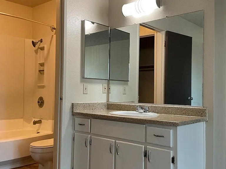 Sunflorin Village Apartments — Photo 39