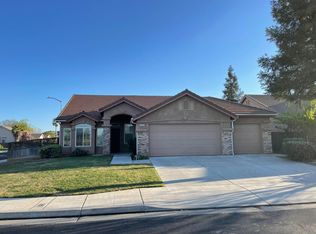 466 W Fremont Ave, Clovis, CA 93612