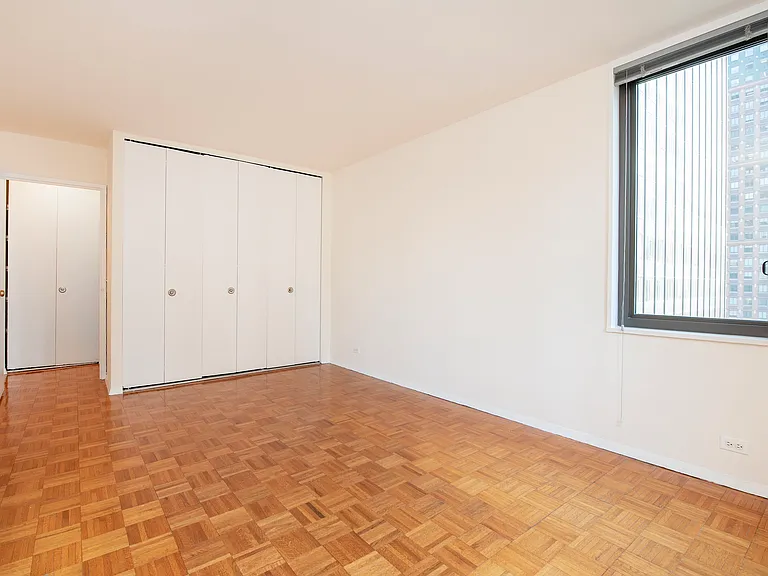 211 W 56th St #D3 — Photo 8