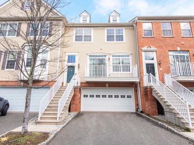 4 Carpenter Ct, Jersey City, NJ, 07305