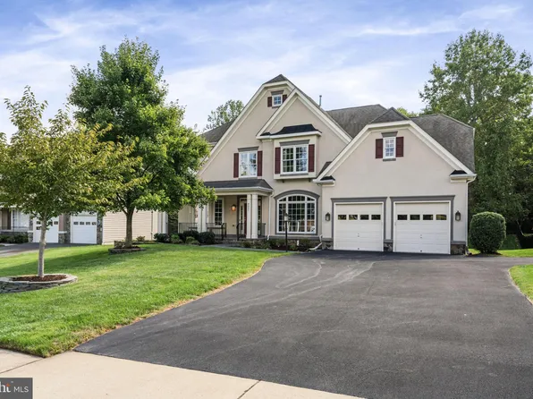 4287 Newbold Ct, Woodbridge, VA 22192