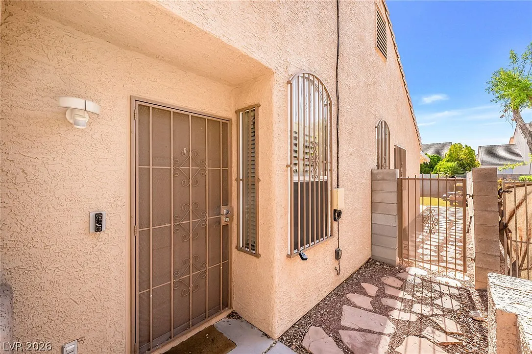 4 bed, 2.0 bath, 1532 sqft, $2,550 — Photo 3