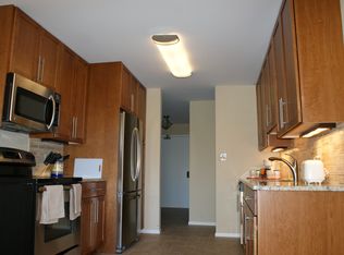 1655 Lake Cook Rd APT 347, Highland Park, IL 60035