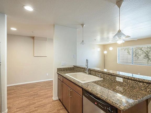 3rd image of 724 E Devonshire Ave Unit 203