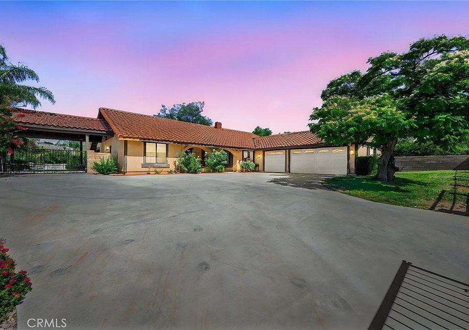 1st image of 11395 Knoll Vista St