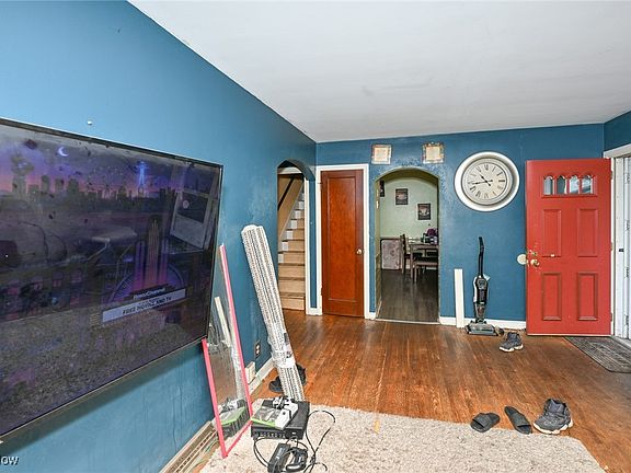 3rd image of 1215 Lindsay Ave