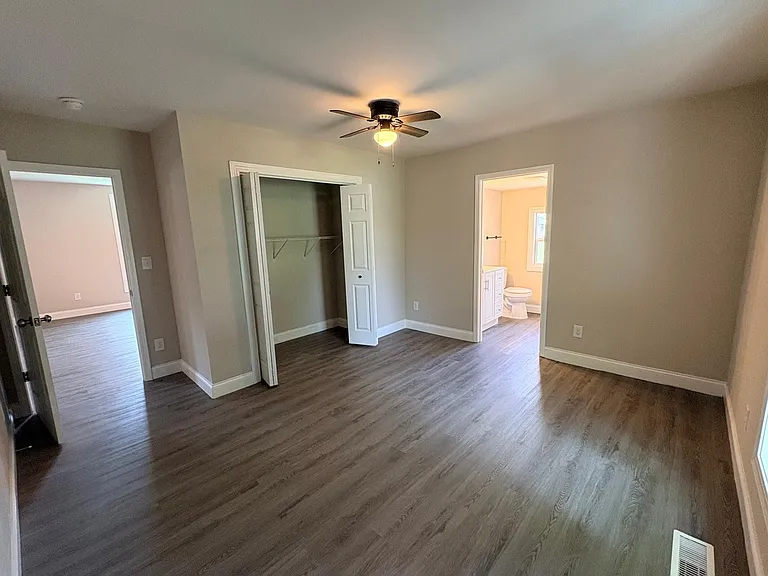 401 Franklin Ave — Photo 3