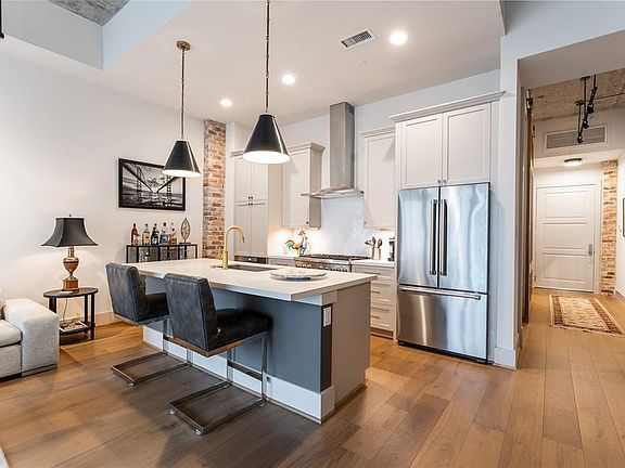 4th image of 1714 Ashland St #203