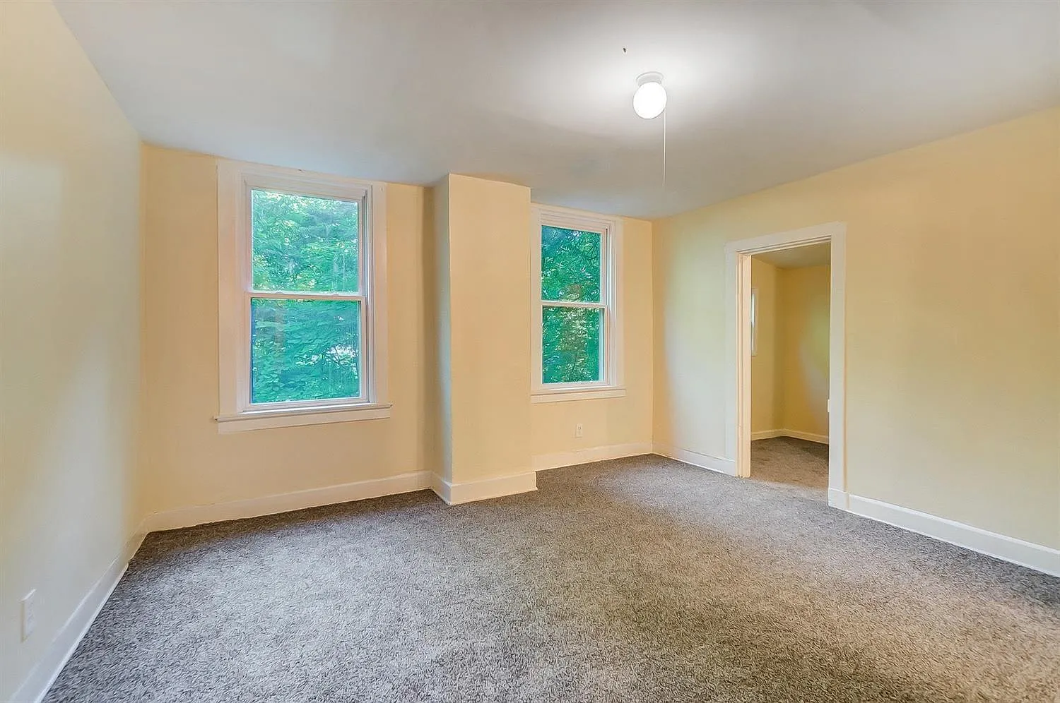 5 bed, 2088 sqft, $650 — Photo 3