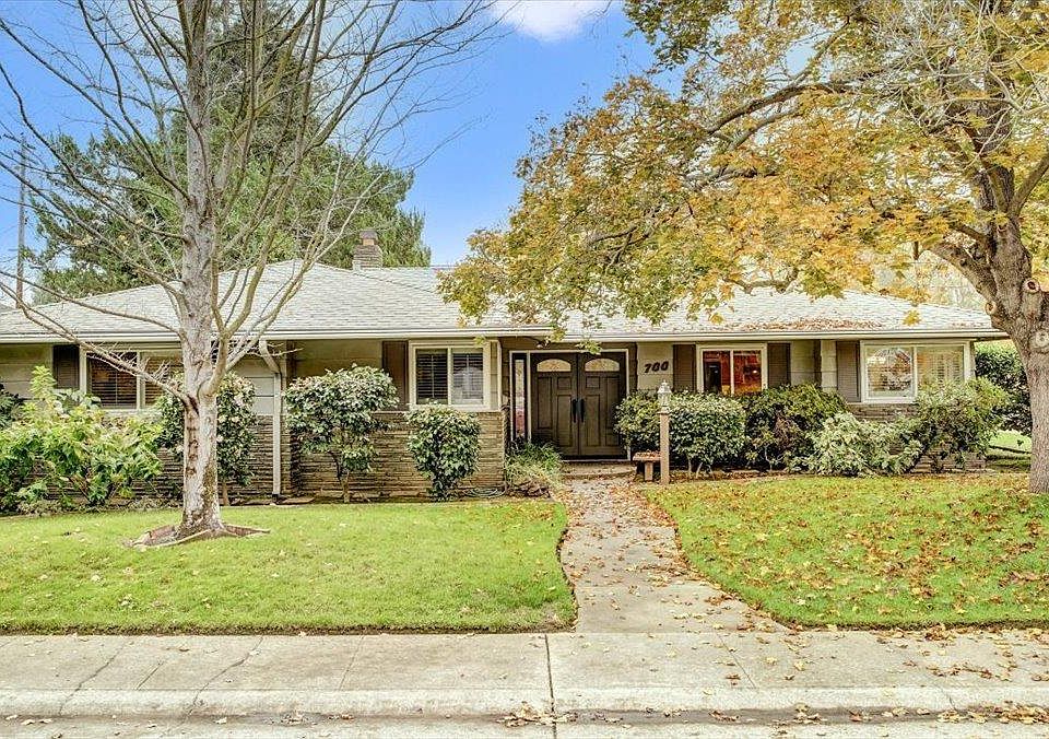 1st image of 700 Blackmer Cir